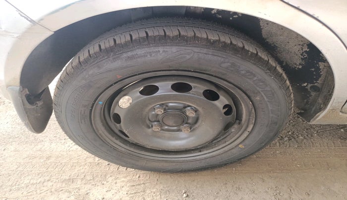 2011 Ford Figo ZXI 1.4 DIESEL, Diesel, Manual, 1,13,762 km, tyre