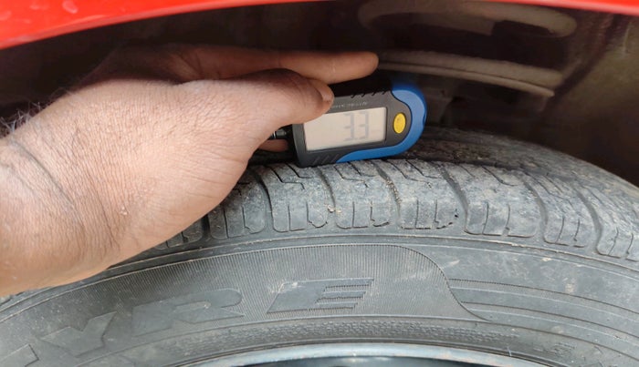 2011 Maruti Swift VXI, Petrol, Manual, 33,697 km, tyre