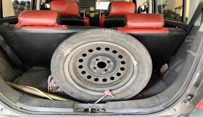 2012 Maruti Wagon R 1.0 VXI, Petrol, Manual, 84,182 km, tyre