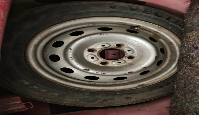 2013 Tata Indica Vista VX 90PS, Diesel, Manual, 1,02,322 km, tyre