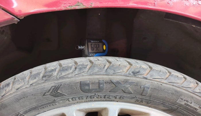 2013 Tata Indica Vista VX 90PS, Diesel, Manual, 1,02,322 km, tyre