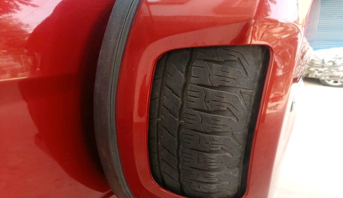 2018 Mahindra TUV300 T4 PLUS, Diesel, Manual, 1,01,200 km, tyre