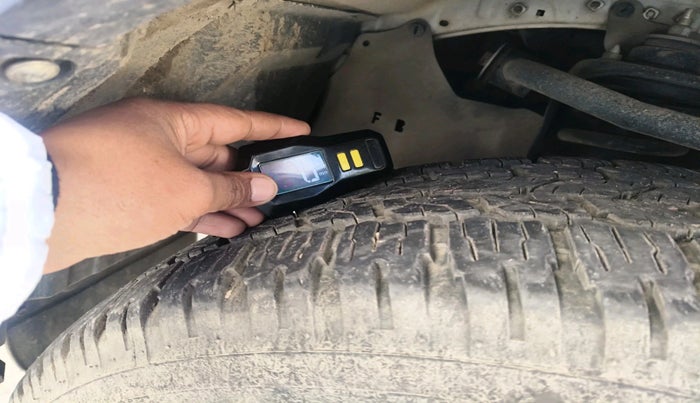 2018 Toyota Fortuner 2.8 4X2 AT, Diesel, Automatic, 1,30,639 km, tyre