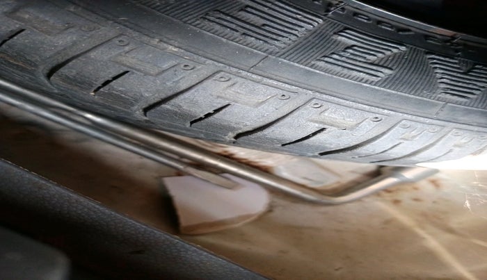 2014 Maruti Alto 800 LXI, Petrol, Manual, 82,322 km, tyre