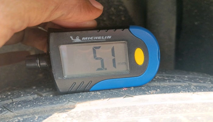 2015 Ford Ecosport TITANIUM 1.5L DIESEL (OPT), Diesel, Manual, 1,31,127 km, tyre