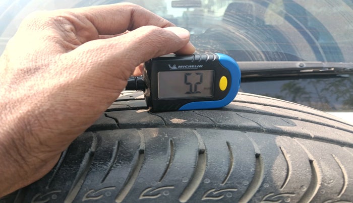 2015 Ford Ecosport TITANIUM 1.5L DIESEL (OPT), Diesel, Manual, 1,31,127 km, tyre