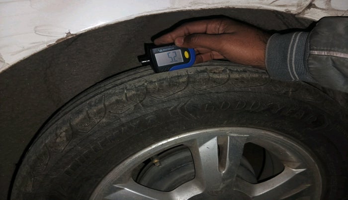 2011 Hyundai i20 SPORTZ 1.2, Petrol, Manual, 1,78,904 km, tyre