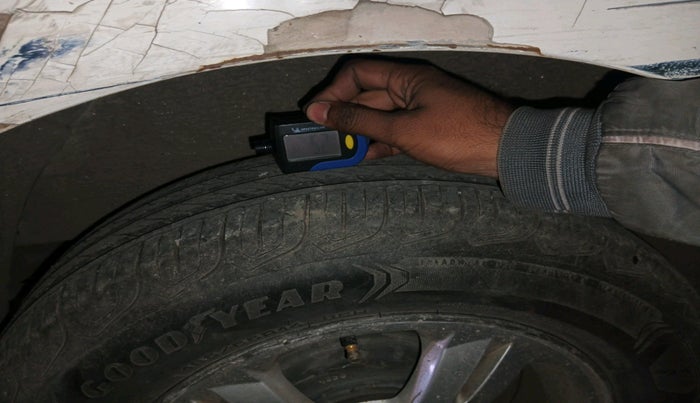 2011 Hyundai i20 SPORTZ 1.2, Petrol, Manual, 1,78,904 km, tyre