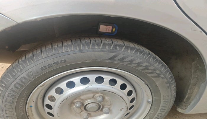 2015 Honda Amaze 1.2L I-VTEC E, Petrol, Manual, 1,99,432 km, tyre