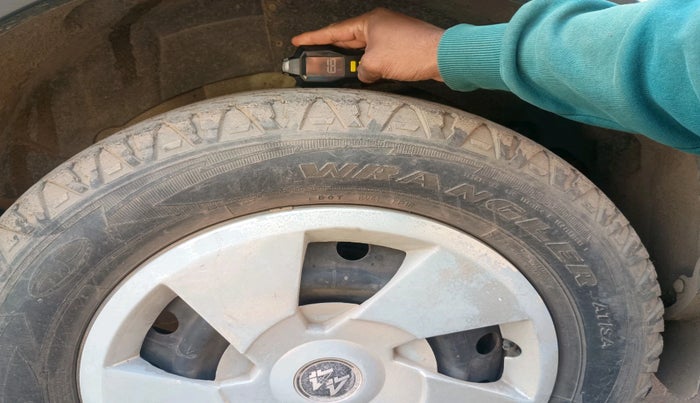 2014 Mahindra XUV500 W6, Diesel, Manual, 86,357 km, tyre