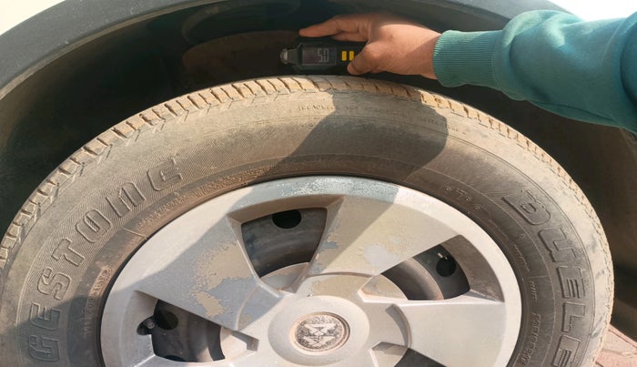 2014 Mahindra XUV500 W6, Diesel, Manual, 86,357 km, tyre