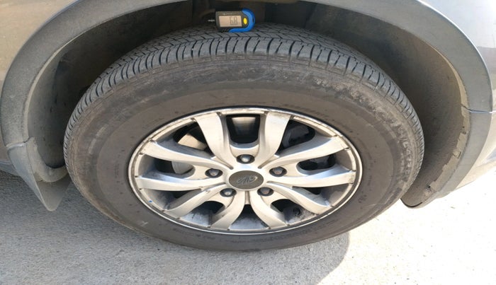 2018 Mahindra XUV500 W9 AT, Diesel, Automatic, 93,519 km, tyre