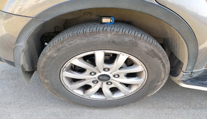 2018 Mahindra XUV500 W9 AT, Diesel, Automatic, 93,519 km, tyre