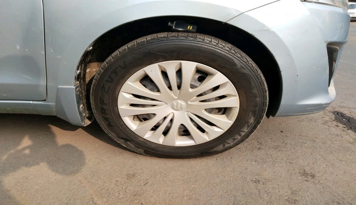 2015 Maruti Ertiga VXI, Petrol, Manual, 13,043 km, tyre