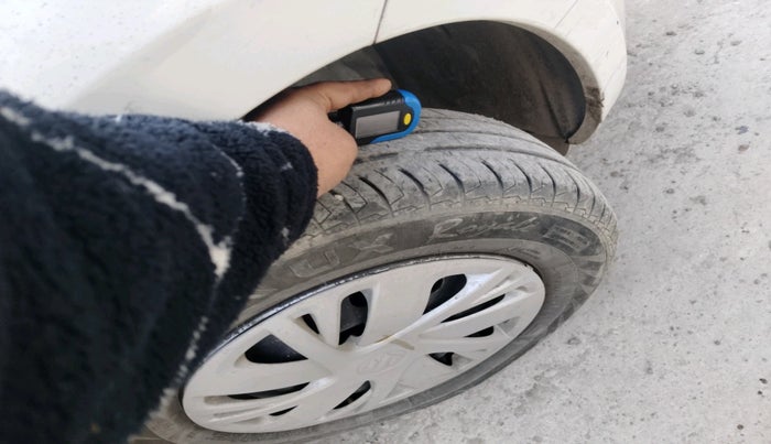 2022 Maruti Swift LXI, Petrol, Manual, 61,801 km, tyre