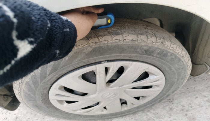 2022 Maruti Swift LXI, Petrol, Manual, 61,801 km, tyre