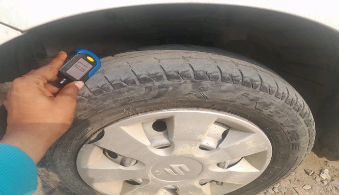 2012 Maruti Wagon R 1.0 LXI CNG, Petrol, Manual, 1,40,410 km, tyre