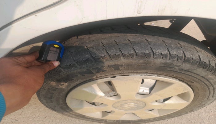 2012 Maruti Wagon R 1.0 LXI CNG, Petrol, Manual, 1,40,410 km, tyre