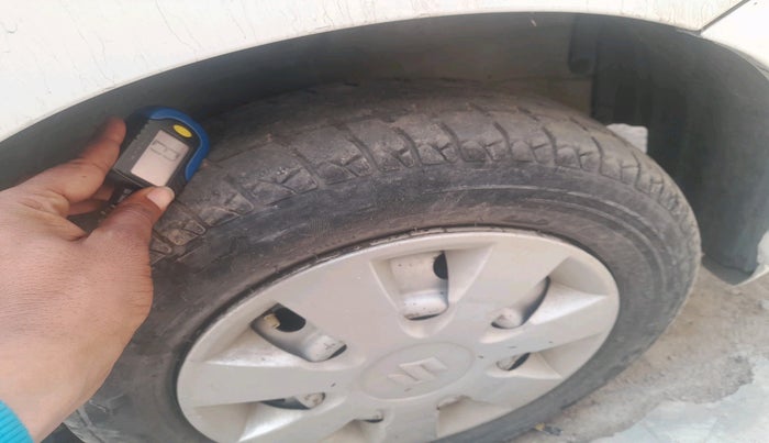 2012 Maruti Wagon R 1.0 LXI CNG, Petrol, Manual, 1,40,410 km, tyre