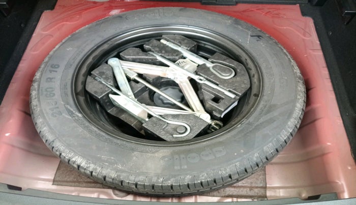 2021 MG ASTOR SHARP 1.5 MT, Petrol, Manual, 50,809 km, tyre