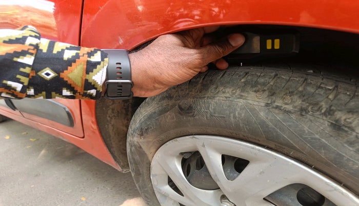 2017 Hyundai Grand i10 MAGNA U2 1.2 CRDI, Diesel, Manual, 1,21,063 km, tyre