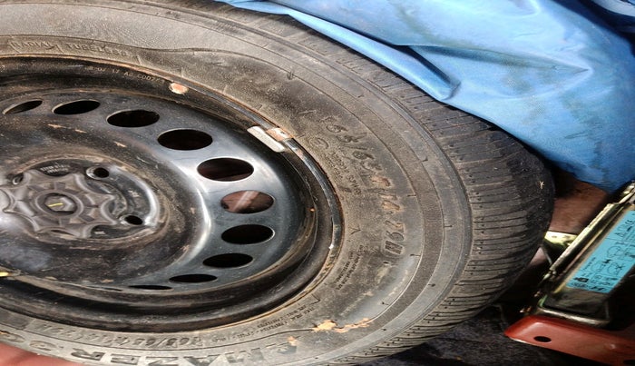 2017 Hyundai Grand i10 MAGNA U2 1.2 CRDI, Diesel, Manual, 1,21,063 km, tyre