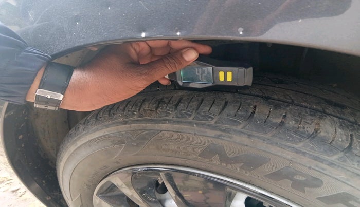 2016 Maruti Baleno SIGMA PETROL 1.2, Petrol, Manual, 53,995 km, tyre