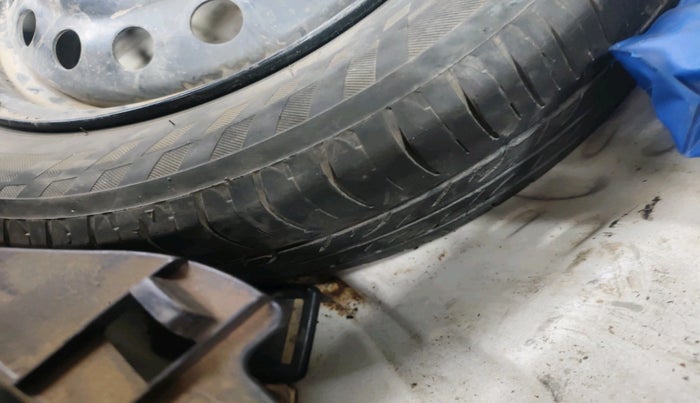 2017 Maruti Wagon R 1.0 VXI AMT, Petrol, Automatic, 42,211 km, tyre