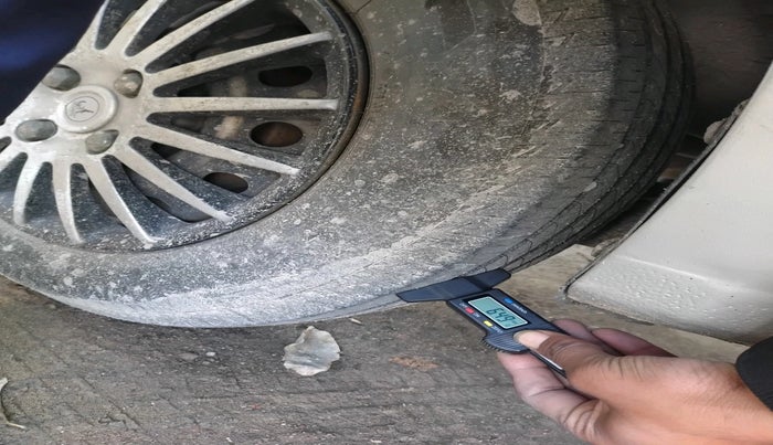 2011 Maruti Swift LXI, Petrol, Manual, 1,36,335 km, tyre