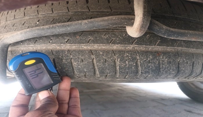 2021 Maruti Ertiga VXI CNG, Petrol, Manual, 43,800 km, tyre