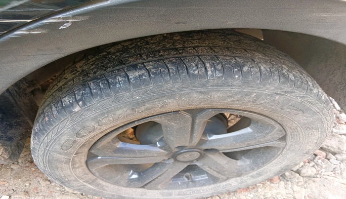 2022 Tata NEXON XZA PLUS DIESEL DARK EDITION, Diesel, Automatic, 1,29,956 km, tyre