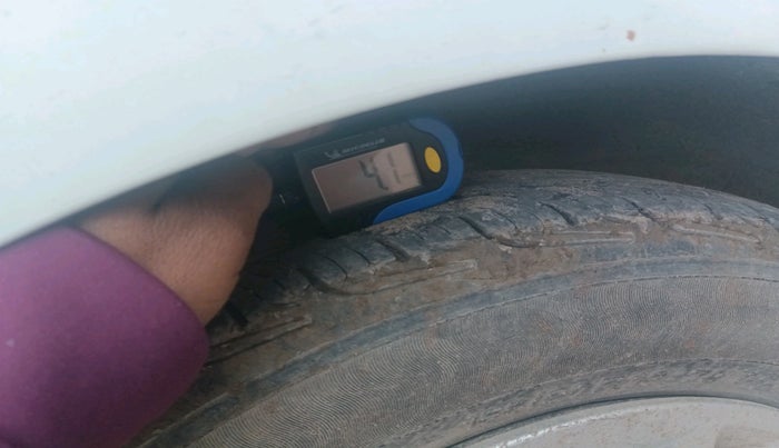 2011 Hyundai i10 MAGNA 1.2, Petrol, Manual, 73,870 km, tyre