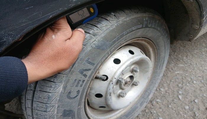 2016 Maruti Alto 800 LXI, Petrol, Manual, 1,00,326 km, tyre