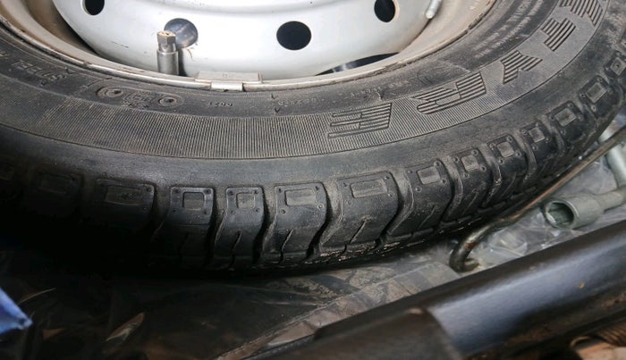 2016 Maruti Alto 800 LXI, Petrol, Manual, 1,00,326 km, tyre