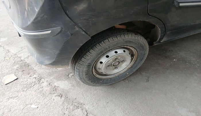 2016 Maruti Alto 800 LXI, Petrol, Manual, 1,00,326 km, tyre