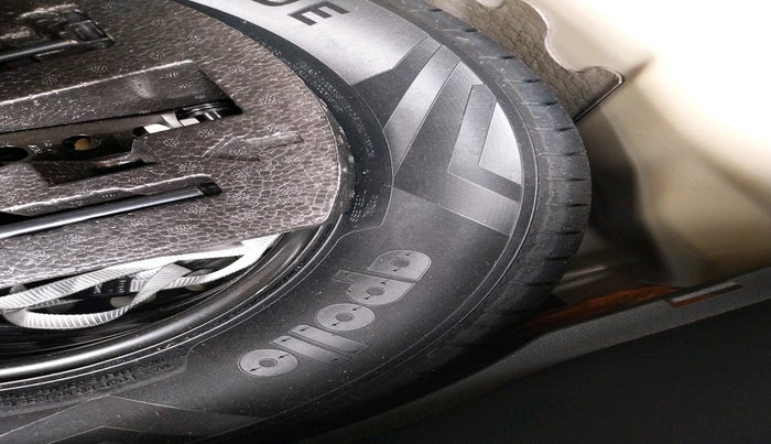 2021 Volkswagen TAIGUN TOPLINE 1.0 TSI AT, Petrol, Automatic, 21,325 km, tyre