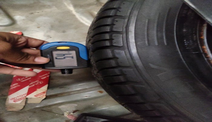 2011 Toyota Etios G, Petrol, Manual, 66,488 km, tyre