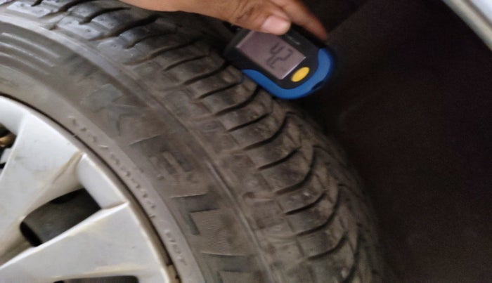 2011 Toyota Etios G, Petrol, Manual, 66,488 km, tyre