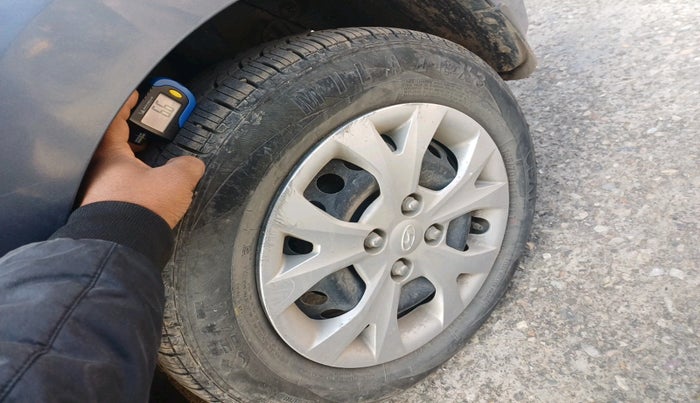 2015 Hyundai Grand i10 SPORTZ 1.2 KAPPA VTVT, Petrol, Manual, 40,369 km, tyre