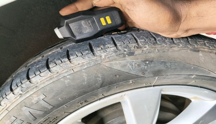 2013 Nissan Sunny XV PETROL, Petrol, Manual, 96,135 km, tyre