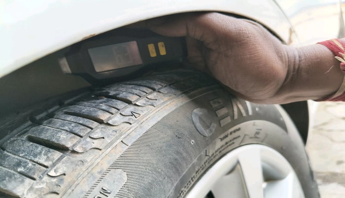 2013 Nissan Sunny XV PETROL, Petrol, Manual, 96,135 km, tyre