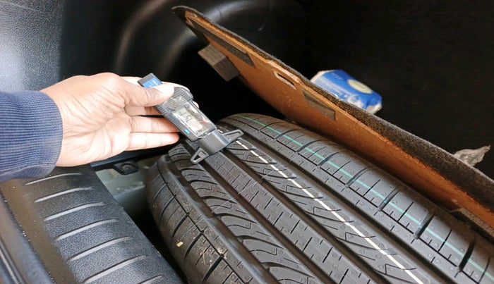 2022 Hyundai VENUE S 1.2, Petrol, Manual, 88,114 km, tyre