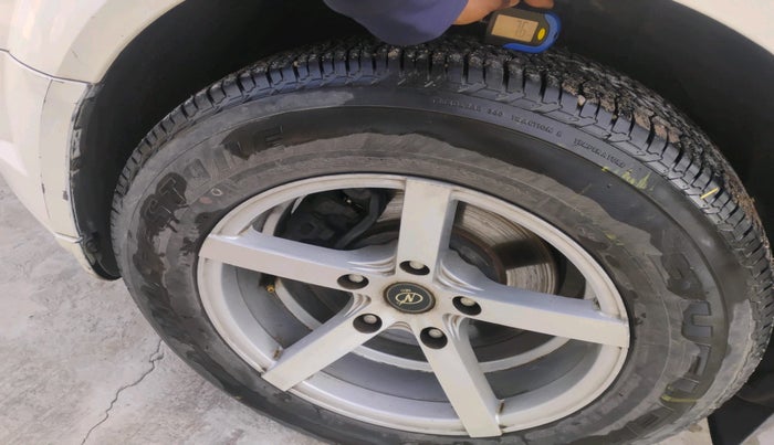 2019 Mahindra XUV500 W5, Diesel, Manual, 97,306 km, tyre