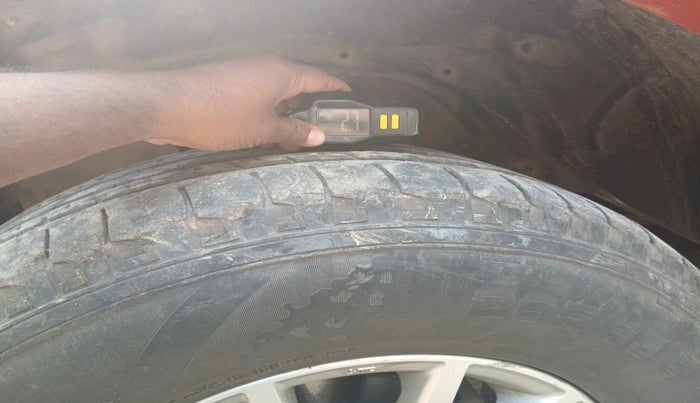 2015 Mitsubishi Pajero Sport 2.5 MT 4X4, Diesel, Manual, 89,295 km, tyre