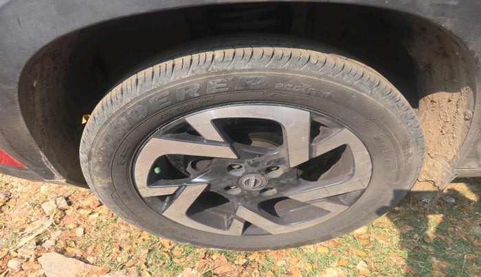 2021 Nissan MAGNITE XV PREMIUM TURBO DUAL TONE , Petrol, Manual, 89,027 km, tyre