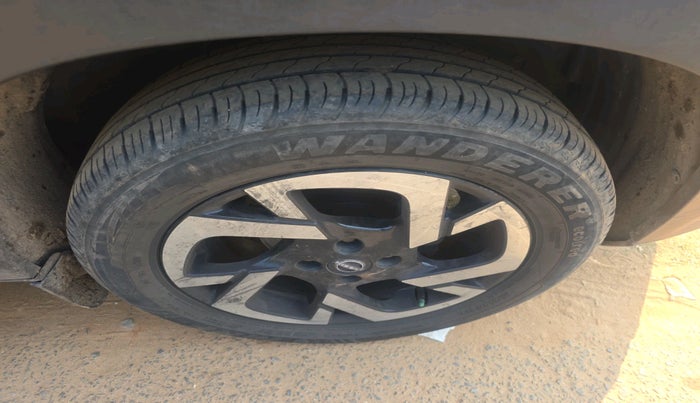 2021 Nissan MAGNITE XV PREMIUM TURBO DUAL TONE , Petrol, Manual, 89,027 km, tyre