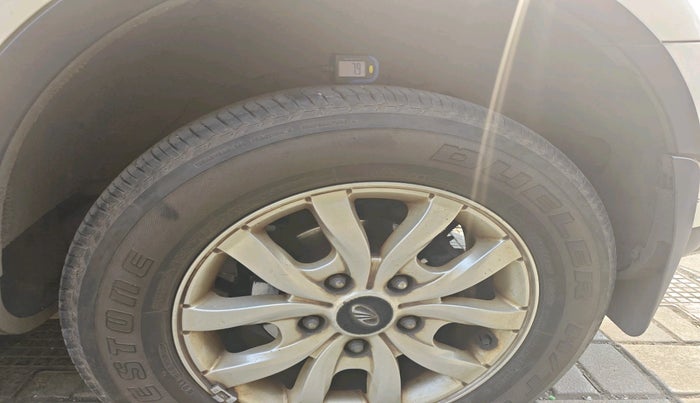 2016 Mahindra XUV500 W10 AT, Diesel, Automatic, 38,647 km, tyre