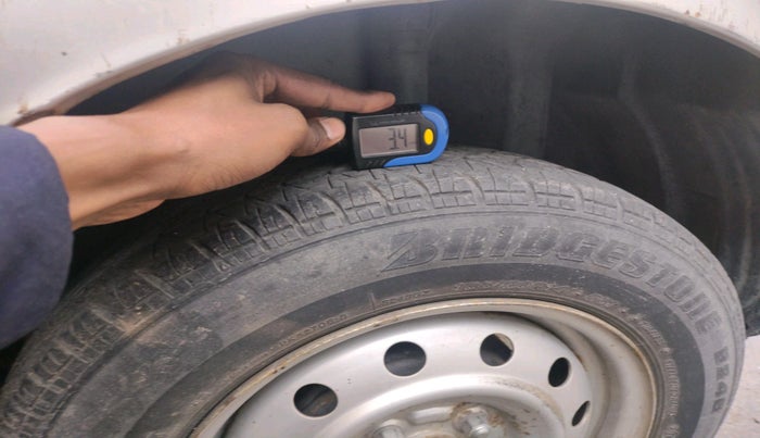 2011 Maruti Swift LXI, Petrol, Manual, 70,913 km, tyre