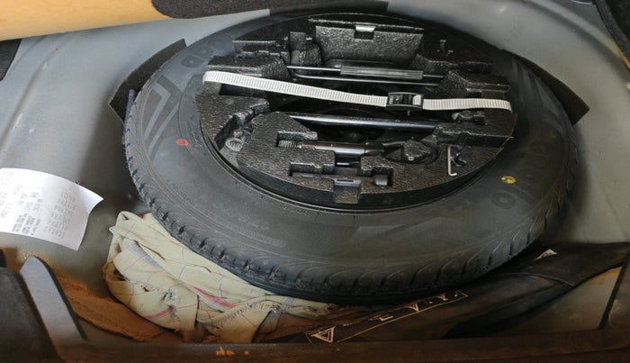 2018 Volkswagen Ameo HIGHLINE1.2L PLUS 16 ALLOY, Petrol, Manual, 93,429 km, tyre