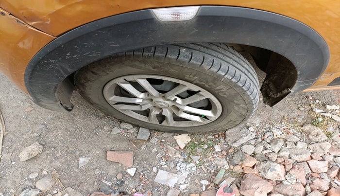 2021 Renault TRIBER RXT, Petrol, Manual, 1,08,996 km, tyre